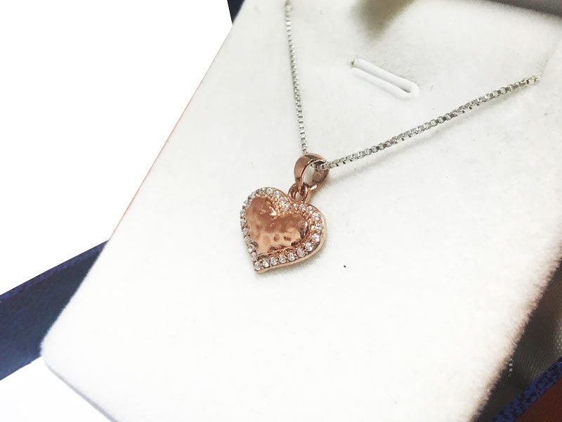 Small (1.4 cm) 925 silver hammered heart necklace with red gold plating and crystals