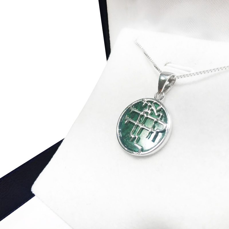 "I am for my uncle and my uncle is for me" necklace made of 925 silver (1.8 cm) with malachite stone