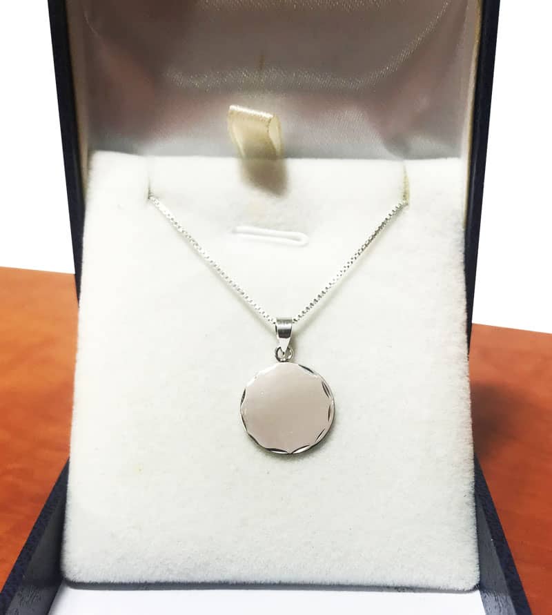 Small round necklace (1.5 cm) made of 925 silver with decorations around it - for engraving or without