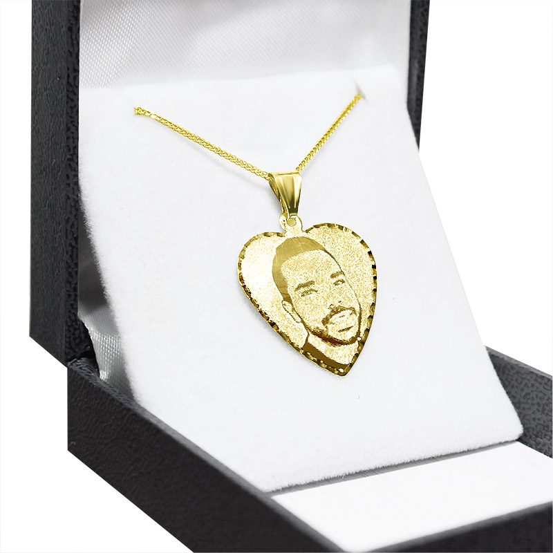 Medium heart pendant (2.5*2.6 cm) in 14k yellow gold with high-quality photo engraving