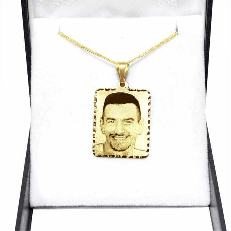 Medium rectangular pendant (2*2.5 cm) in 14k yellow gold with high-quality photo engraving