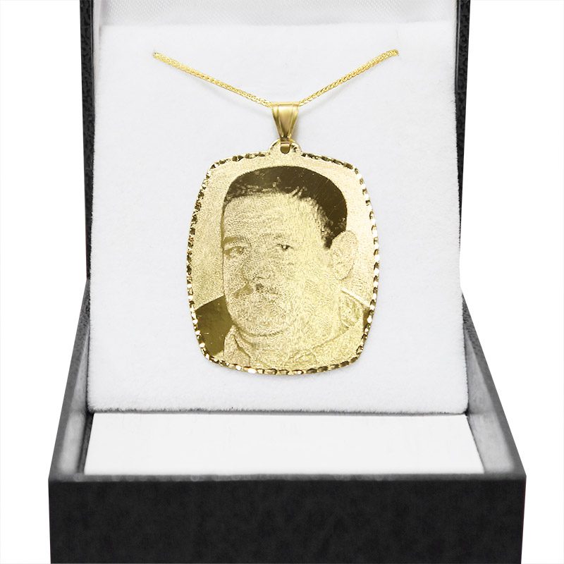 "Huge" rectangular pendant (3.3*4.1 cm) in 14k yellow gold with high-quality photo engraving