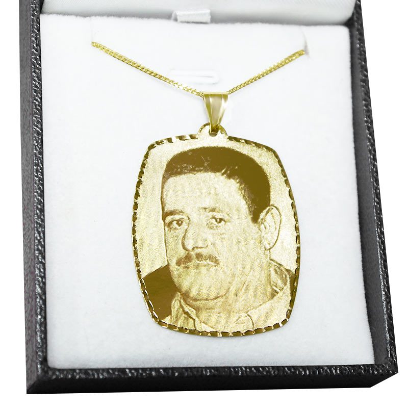 "Huge" rectangular pendant (3.3*4.1 cm) in 14k yellow gold with high-quality photo engraving