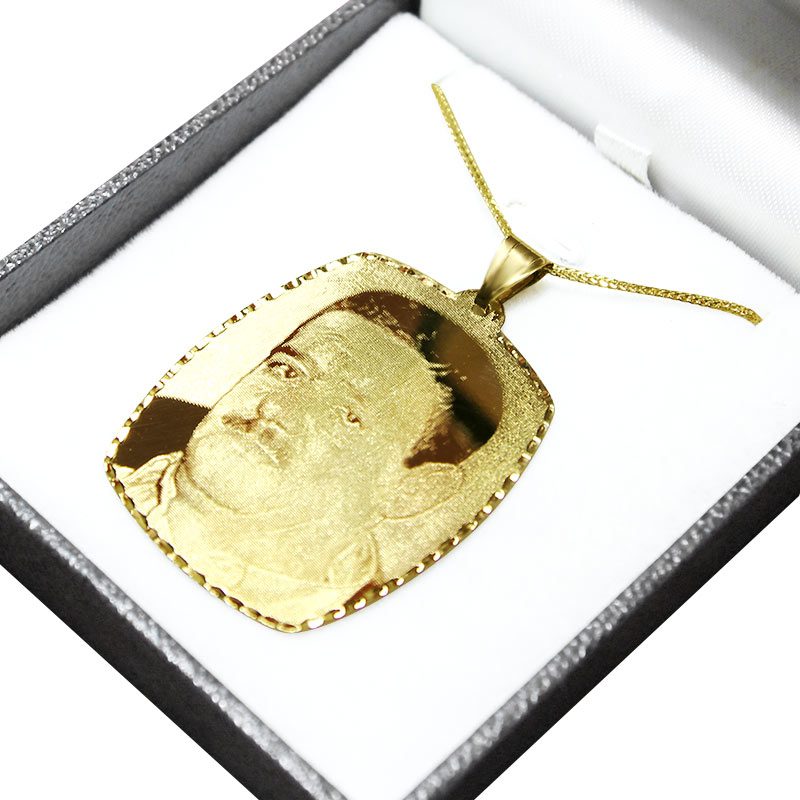 "Huge" rectangular pendant (3.3*4.1 cm) in 14k yellow gold with high-quality photo engraving