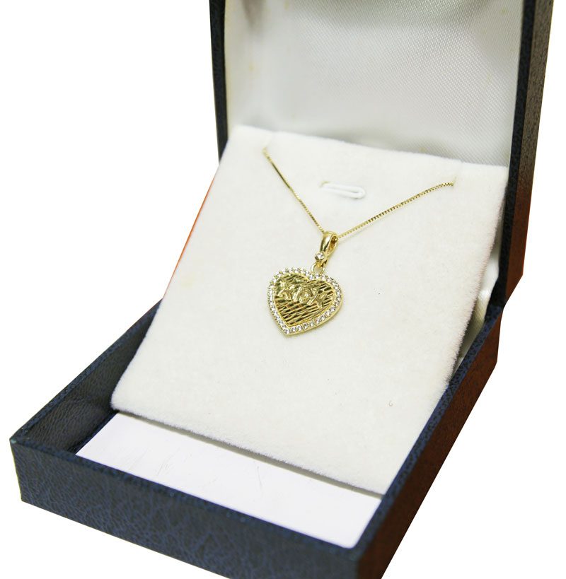 "Heart" necklace with the inscription "Mom" in 14k yellow gold, set with crystals