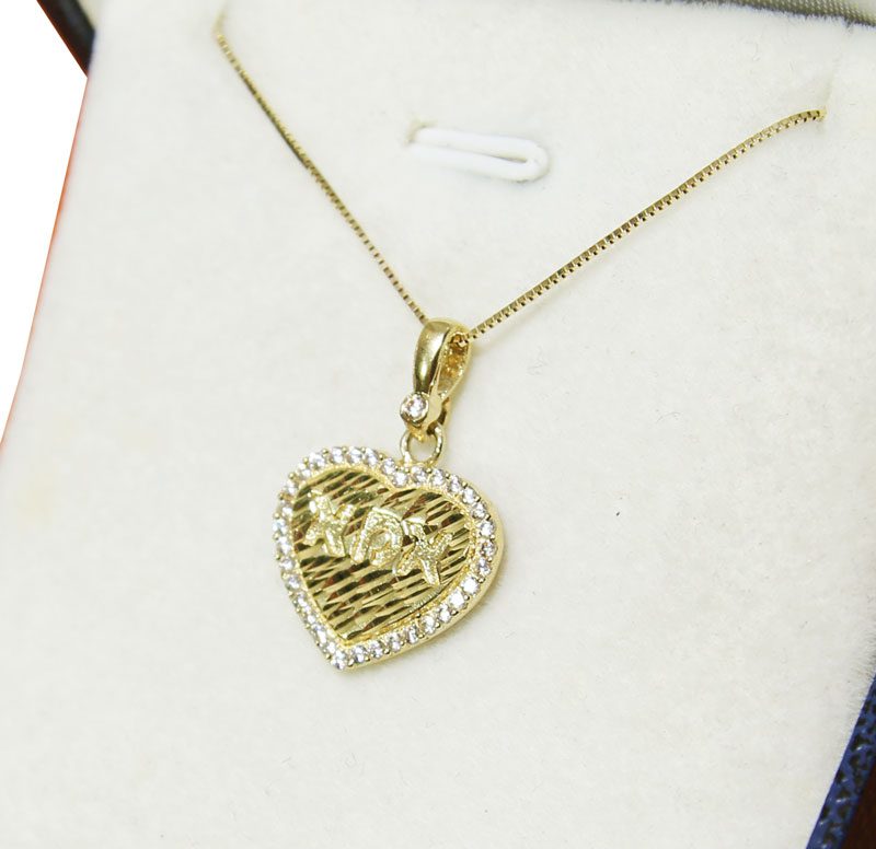 "Heart" necklace with the inscription "Mom" in 14k yellow gold, set with crystals