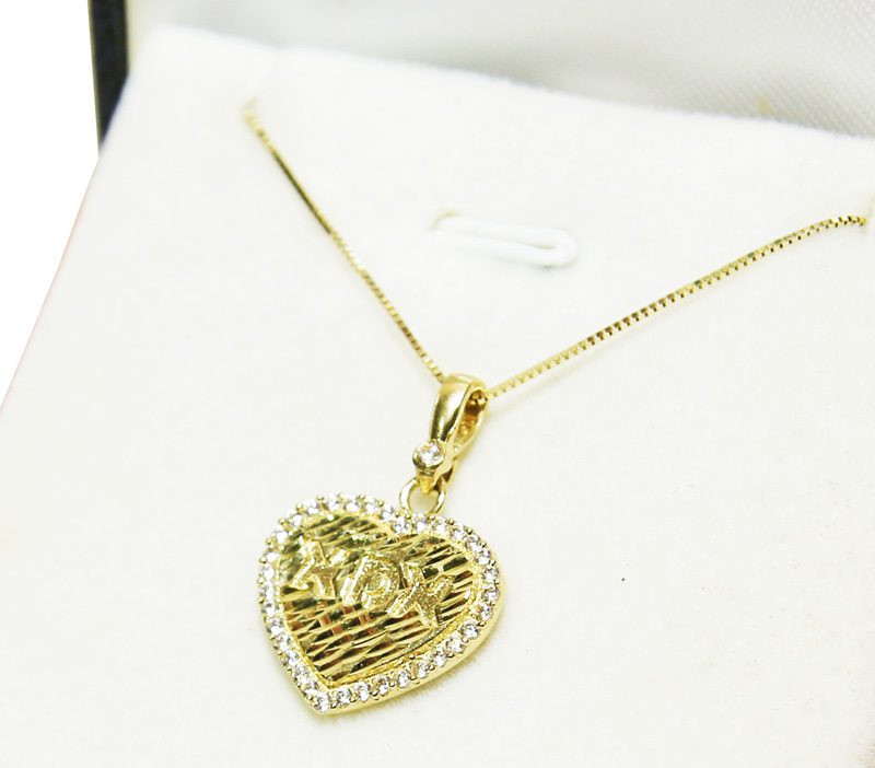 "Heart" necklace with the inscription "Mom" in 14k yellow gold, set with crystals