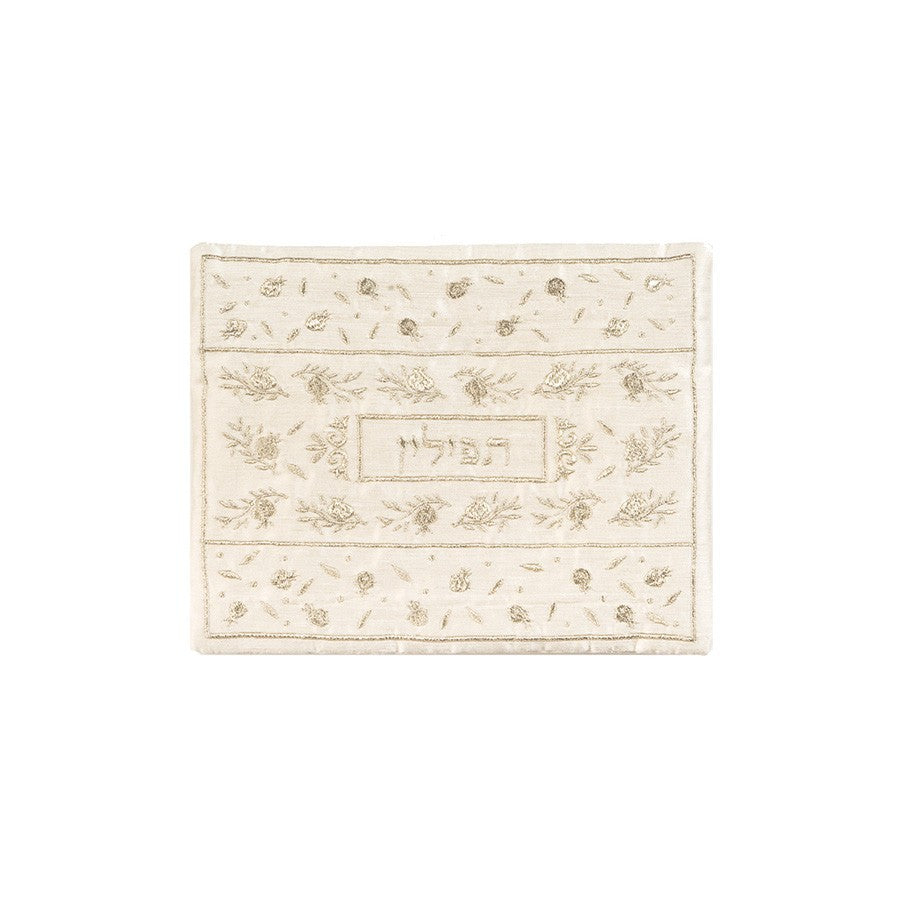 תיק תפילין רקום רימונים כסף – רימונים ועלים בחוטי כסף על רקע שמנת והמילה "תפילין" במרכז, יאיר עמנואל