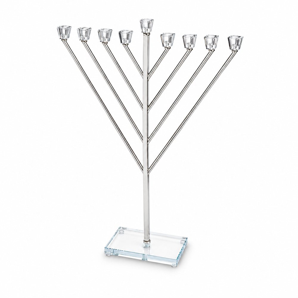 חנוכייה מודרנית "אור הזהב" בגימור כסף עם קנים אלכסוניים ובסיס זכוכית – מתכת וזכוכית, גימור כסף