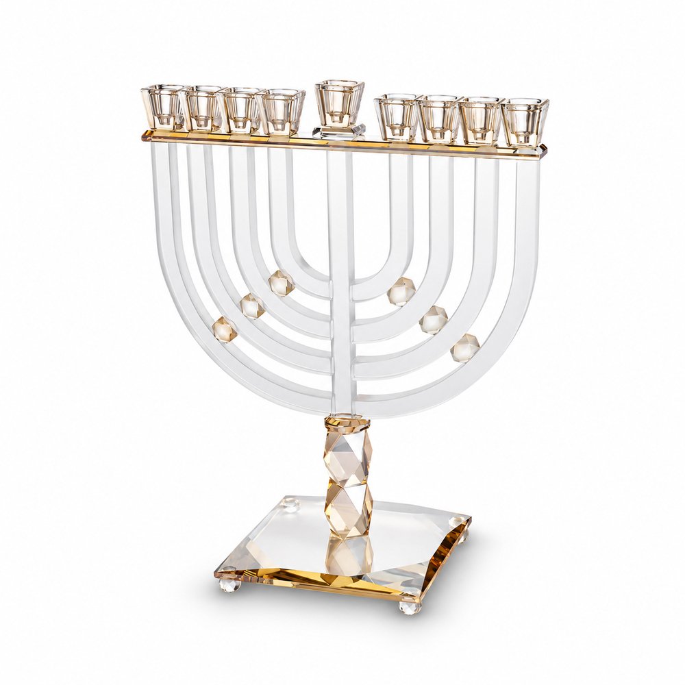 חנוכייה גבוהה מקריסטל שקוף בשילוב זהב עם אבני זהב – חנוכיית קריסטל גבוהה שקופה עם פס זהב, רגל מוזהבת ואבני זהב, עיצוב ארט יודאיקה