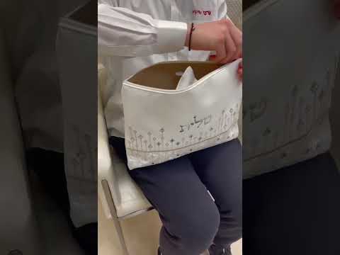 סט כיסוי "טלית + תפילין" (29*36 ס"מ) אותיות בולטות כסף, דמוי עור לבן