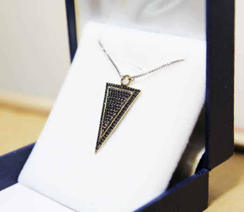 925 silver arrow necklace (2.7*1.7 cm) inlaid with black crystals and 14K gold plating