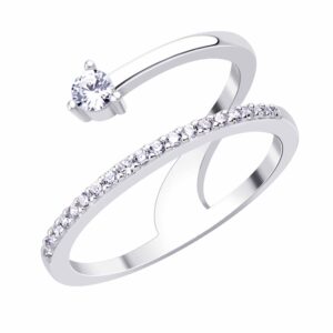 טבעת "סוליטר" מיוחדת לאישה מכסף 925 משובצת קריסטלים לבנים. איכות צורפות גבוהה במיוחד. מחיר מבצע אתר מתנות ישראל